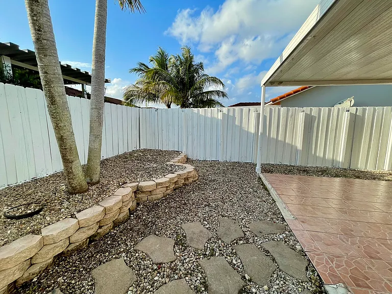 18254 SW 143rd Pl — Photo 42
