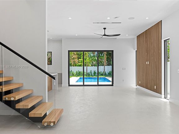 5th image of 1320 NE 16th Ave #A