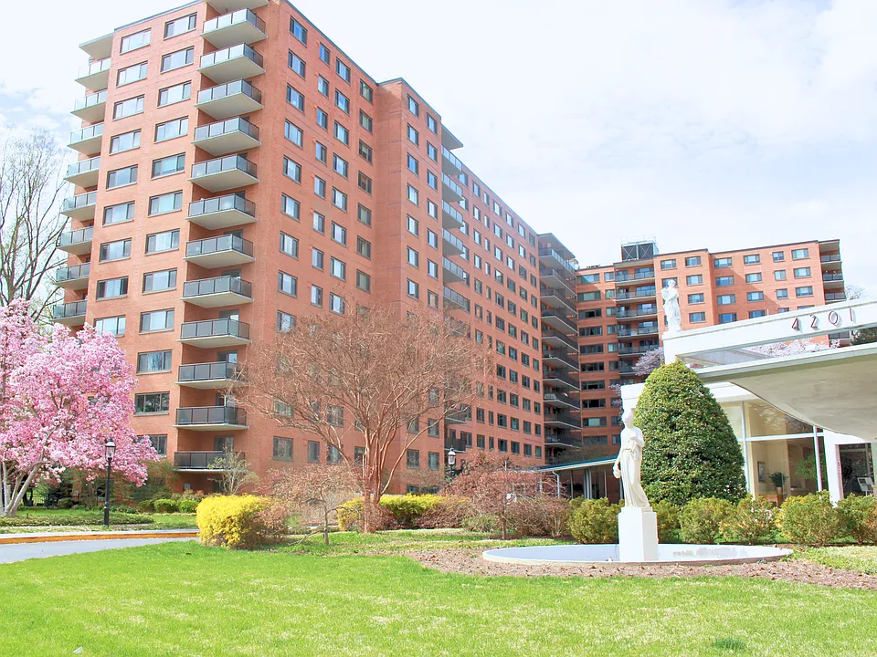 4201 Cathedral Ave NW #1218W