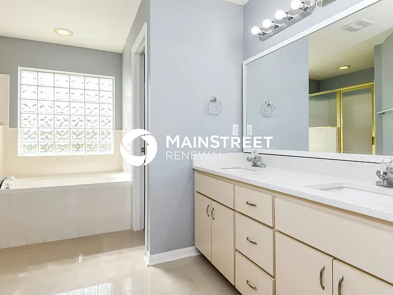 Main Bathroom