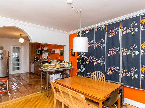 5th image of 2309 N Maplewood Ave