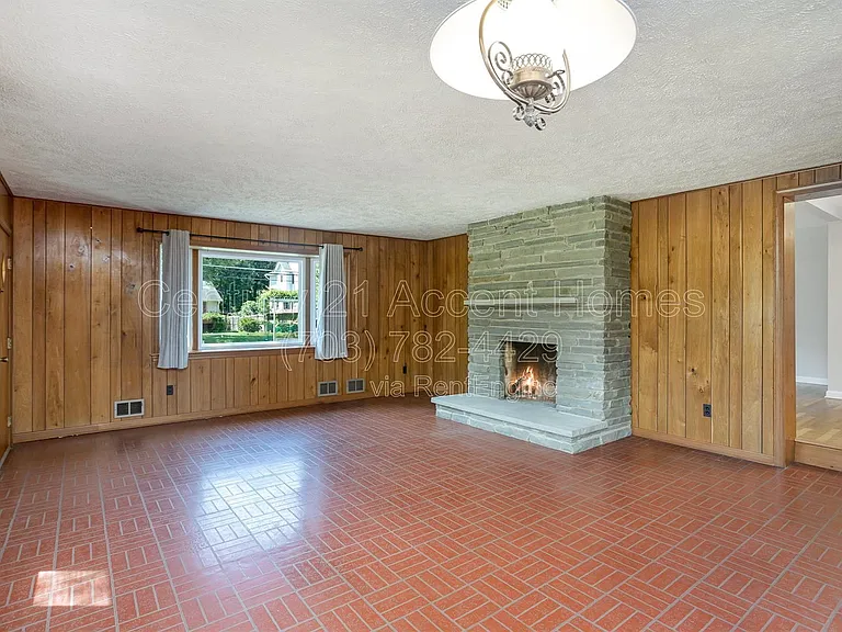 3233 Holly Hill Dr — Photo 13