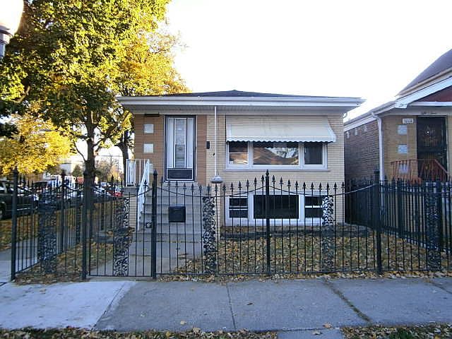 1st image of 5001 S Artesian Ave #1