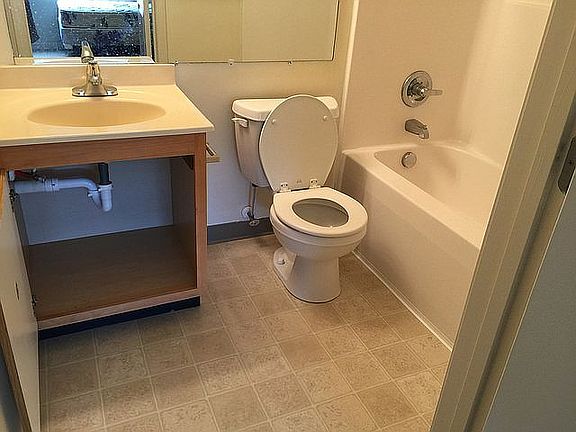 3rd image of 520 Davis Mills Dr APT 204