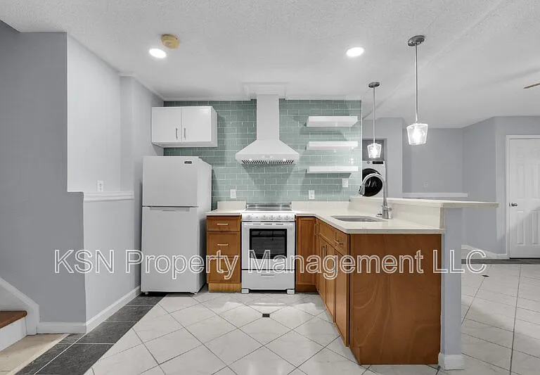 8 E 33rd St #B — Photo 13