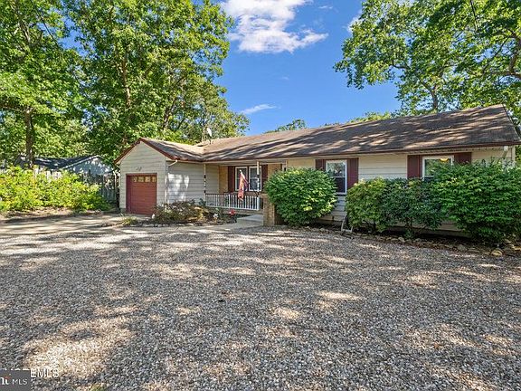 3rd image of 1806 Ridge Rd