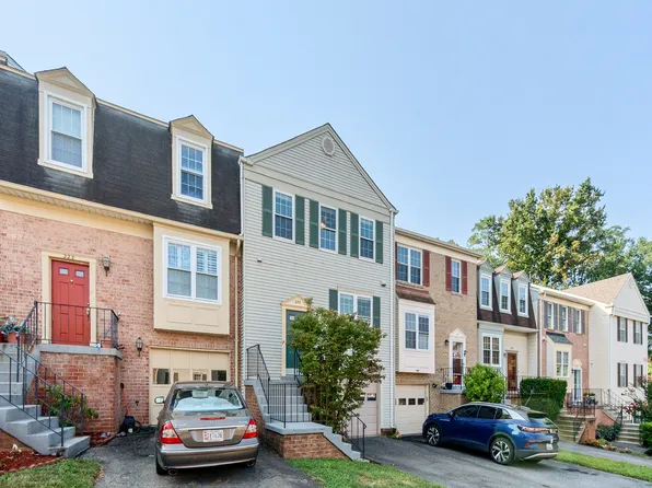 225 Lazy Hollow Dr, Gaithersburg, MD 20878