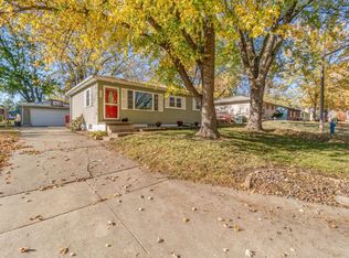 1264 Saint Andrews Ave, Waterloo, IA 50701