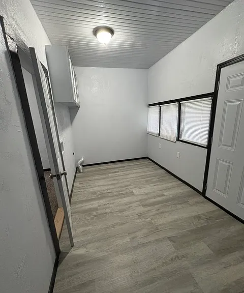 904 SW G Ave — Photo 8