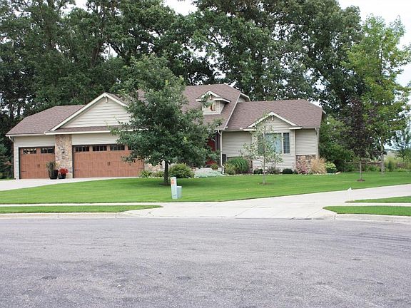 2nd image of 2103 Queens Ct