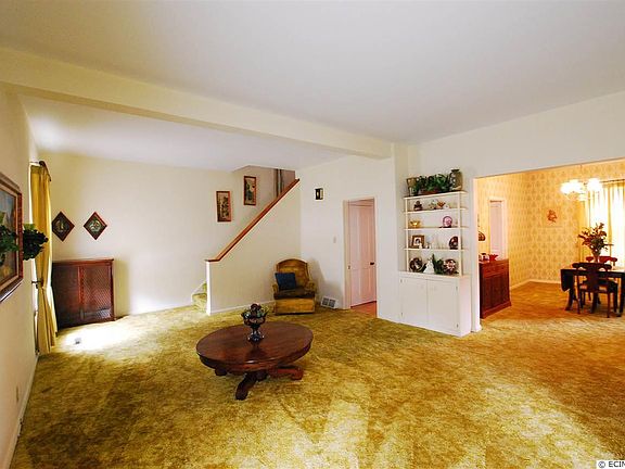 4th image of 522 4th St SE