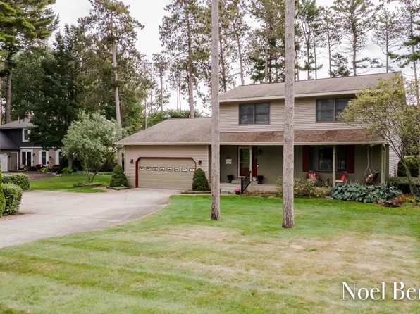 17218 Timber Dunes Dr, Grand Haven, MI 49417