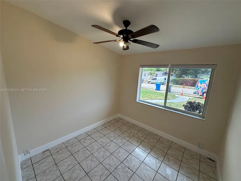 4410 SW 39th St — Photo 13