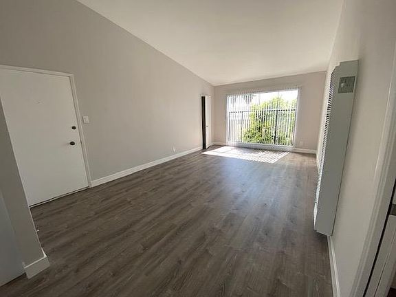 5th image of 3410 Club Dr #17