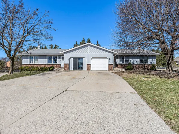 2107-2109 Old Valley Ct SE, Grand Rapids, MI 49508