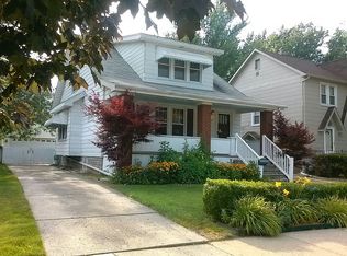 22797 Pleasant Ave, Eastpointe, MI 48021
