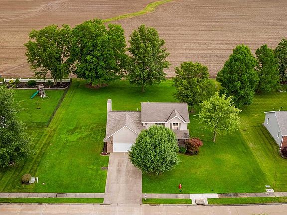 3rd image of 1514 E Willow Dr