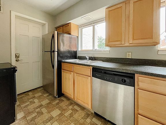 4th image of 1619 W Gilbert St #D53882c67