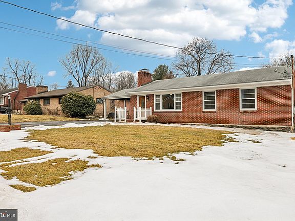 2nd image of 217 Woodpoint Ave