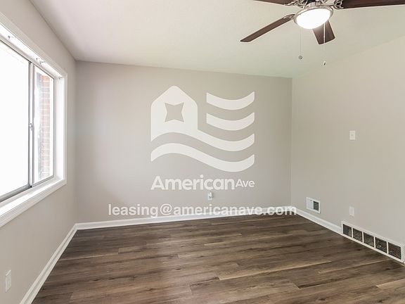 1458265_003_living_room_4.jpg
