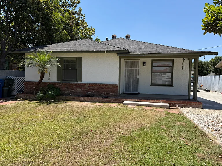 824 W Service Ave — Photo 1