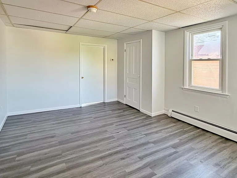 1129 Butler Street — Photo 5