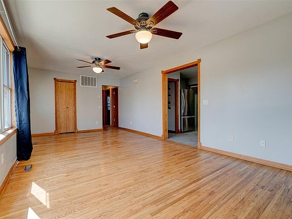 4th image of 1221 N Iowa Ave