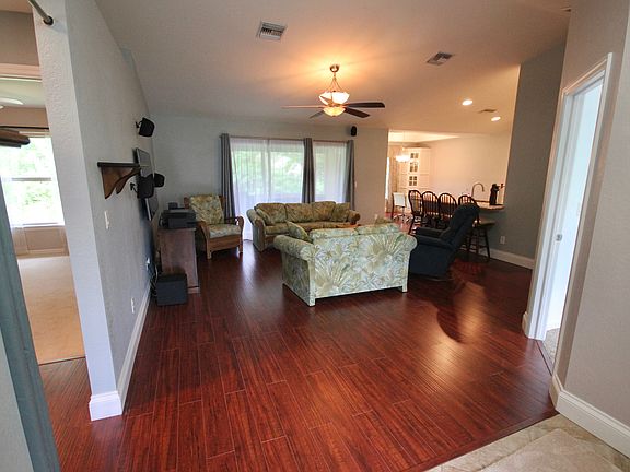 5th image of 1019 Alfreda Ave