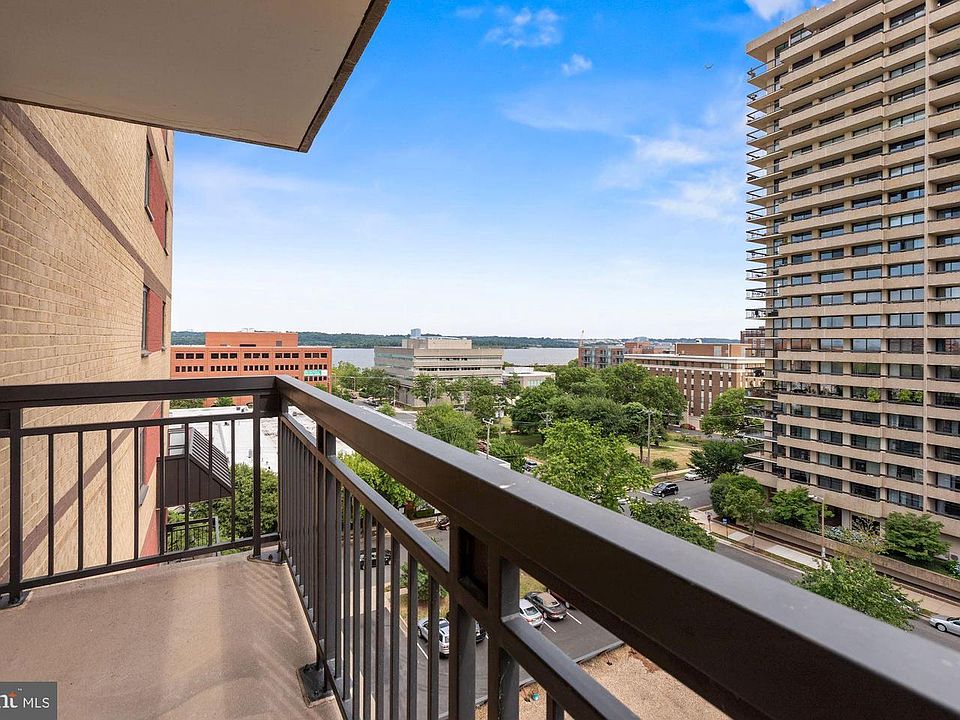 1st image of 801 N Pitt St APT 808