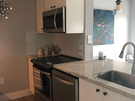 3rd image of 275 NE 18th St APT 405