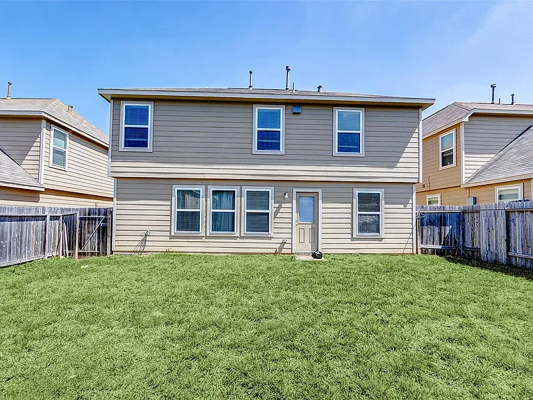 21219 Fox Hillside Way — Photo 40