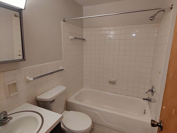 5th image of 314 Kenbrook Dr APT 3