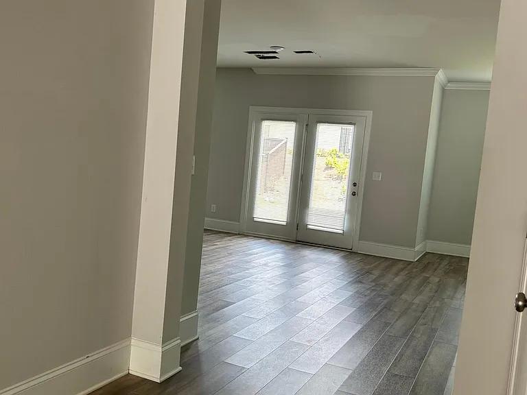123 Vivian Ln — Photo 11
