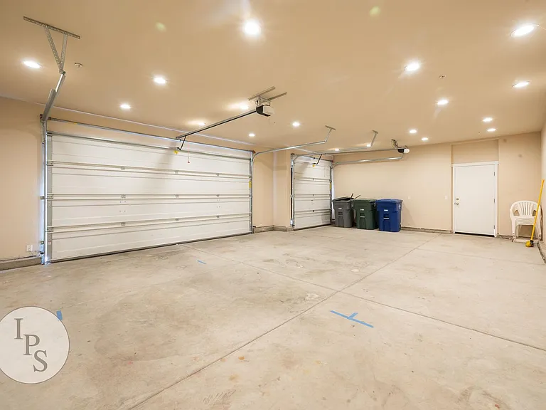 3245 Lexington Ave — Photo 25