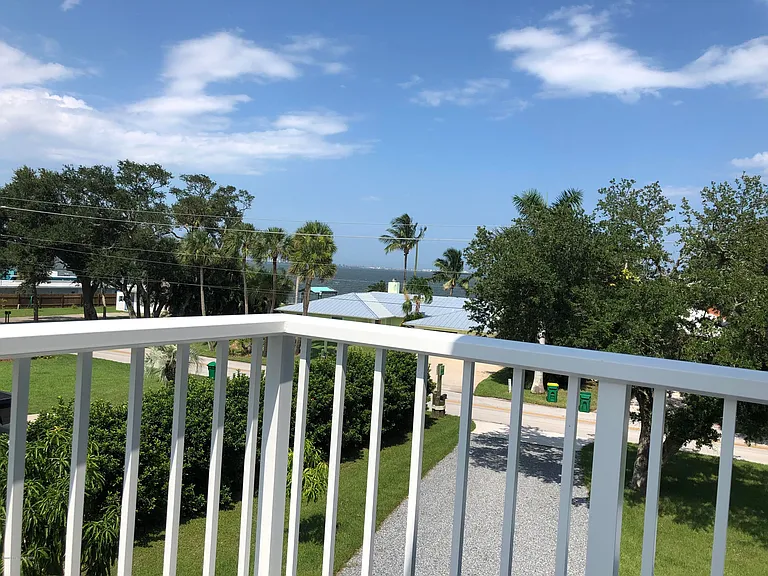 1555 S Banana River Dr — Photo 23