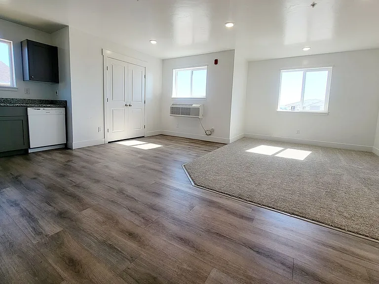 5938 N Freedom Rd — Photo 7