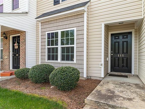 2nd image of 111 Swan Haven Ln