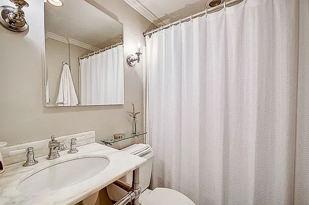 Sold by Redfin Real Estate | media 11