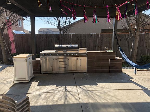 5th image of 2491 S Bundy Dr