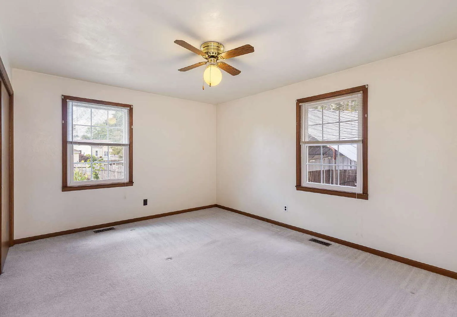 3 bed, 2.0 bath, 1800 sqft, $2,500 — Photo 3