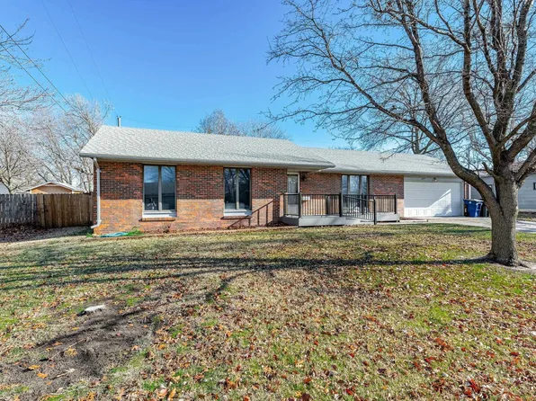 104 Duncan Ter, Newton, KS 67114