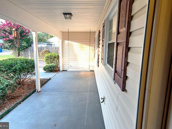 3rd image of 13217 Pennypacker Ln