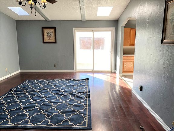 3rd image of 1132 Shadyglen Cir