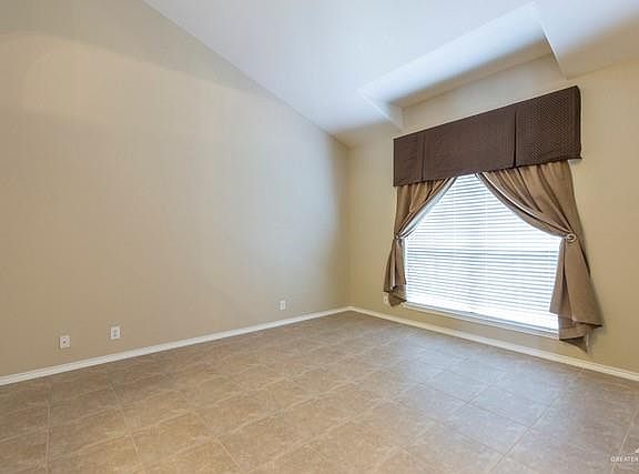 3rd image of 4505 Santa Fabiola St
