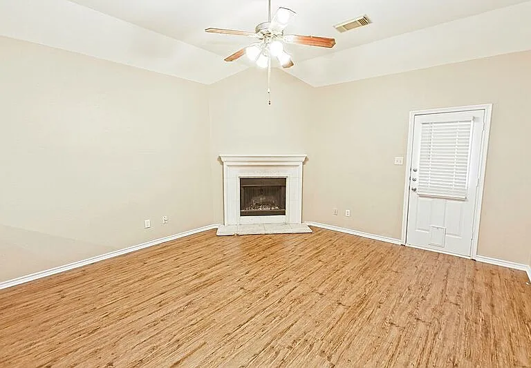 4009 Hidden Meadow Ct — Photo 2