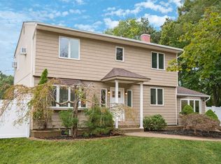 26 Saxon Rd, Centereach, NY 11720