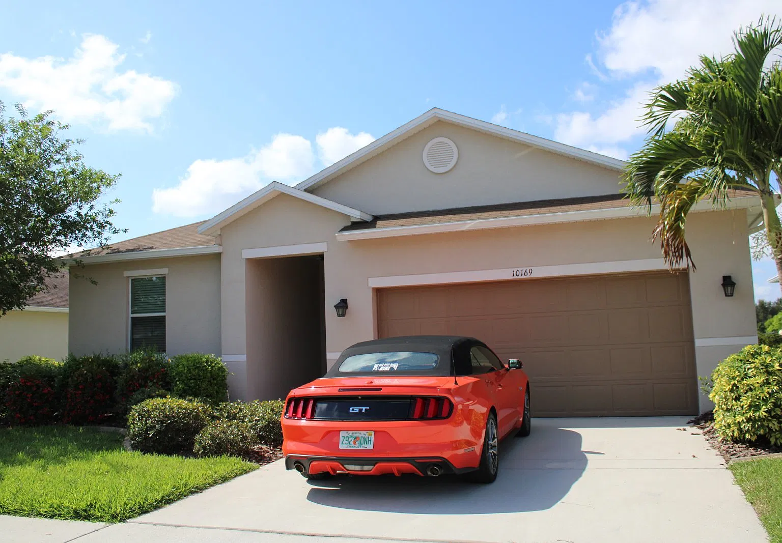 3 bed, 2.0 bath, 1983 sqft, $1,700 — Photo 3
