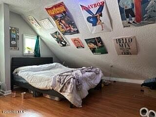 3rd image of 104 S Woodlawn Ave