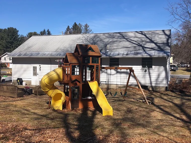 14 Hadel Rd — Photo 3