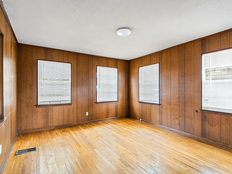 431 Benning Dr — Photo 18